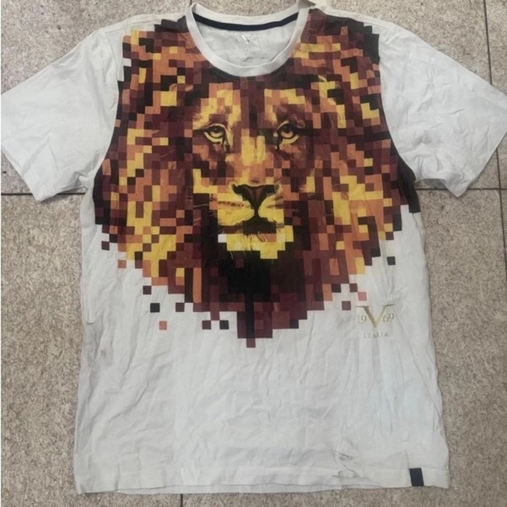 Men's White Short Sleeve Lion Graphic Tee